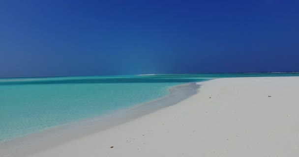 Güzel Ufukta Kumlu Sahil Manzarası Deniz Manzarası — Stok video