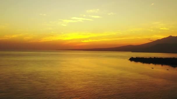 Żółty Zachód Słońca Tłem Gór Letnia Wycieczka Koh Samui Tajlandia — Wideo stockowe