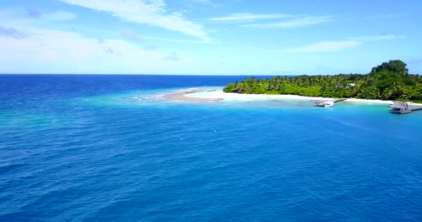 Blauwe Kustzone Met Helder Groen Eiland Natuurlijke Omgeving Van Fiji — Stockvideo