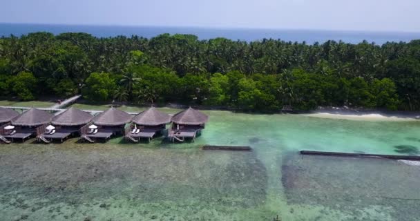 Tropikalna Wyspa Luksusowymi Bungalowami Letni Nastrój Bali Indonezja — Wideo stockowe