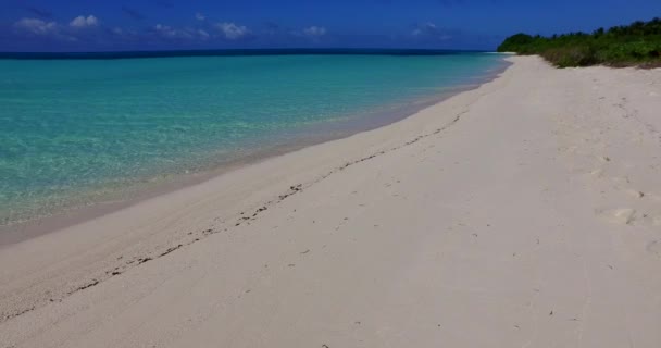 Klare Küste Mit Weißem Sandstrand Ferienzeit Bali Indonesien — Stockvideo