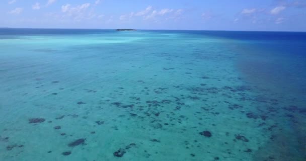フィリピン アジアのボラカイ島の白いビーチと透き通った青い水の美しい景色 — ストック動画