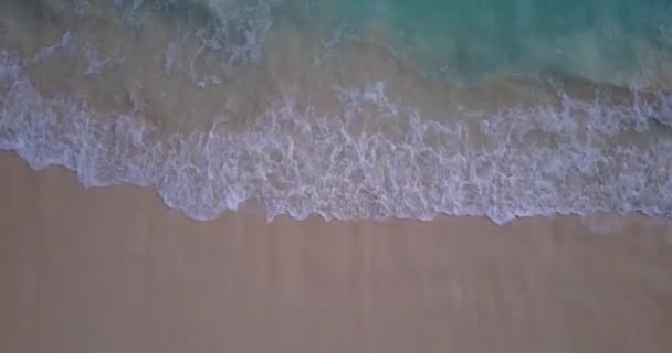 Κοίτα Κύματα Ειδυλλιακός Χαρακτήρας Του Μπαλί Ινδονησία — Αρχείο Βίντεο