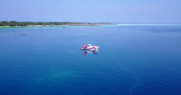 Jasnoniebieskie Wybrzeże Podczas Letniej Wycieczki Idylliczny Charakter Bali — Wideo stockowe