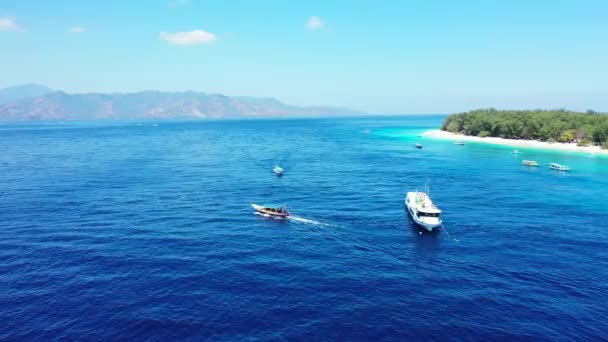 Groep Jachten Blauwe Zee Bij Kust Reis Naar Barbados Caribisch — Stockvideo