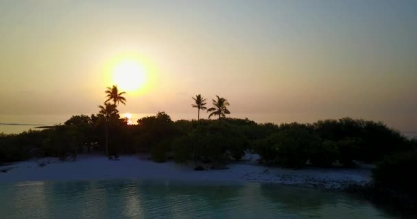 Images Aériennes Pittoresques Île Tropicale Avec Une Belle Mer Cristal — Video