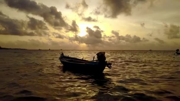 Захід Сонця Човном Гойдається Ідилічна Природа Балі Індонезія — стокове відео