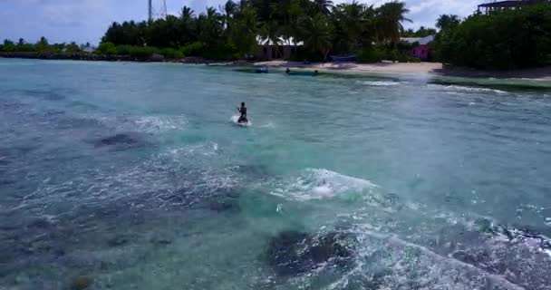 Homem Remar Mar Verão Bali Indonésia — Vídeo de Stock