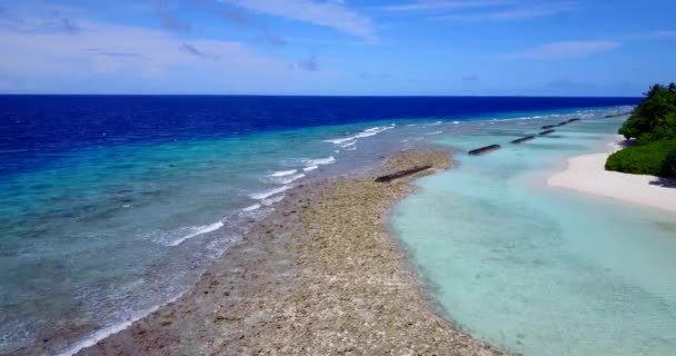 Patrząc Falowaną Płytką Wodę Pobliżu Wyspy Wakacje Bali — Wideo stockowe