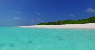 Turkuaz suyla muhteşem bir sahil manzarası. Fiji, Okyanusya 'nın doğal manzarası.