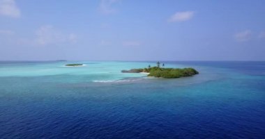 Küçük adaları olan canlı deniz manzarası. Karayipler 'de Küba' nın doğal geçmişi.