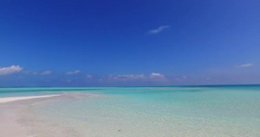 Gün boyunca sakin bir sahil şeridi. Endonezya 'nın Bali Doğası.