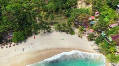 Ada sahili manzaralı. Endonezya, Bali 'nin tropik cenneti.