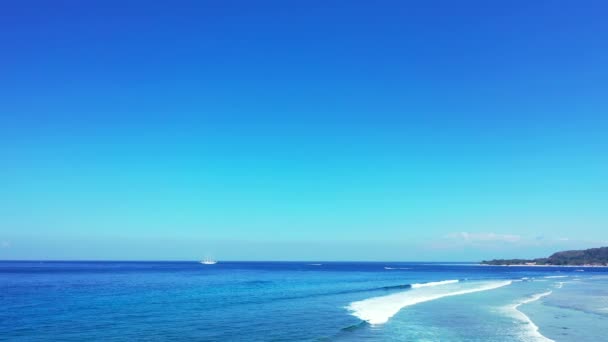 阳光明媚的海滨 在印度尼西亚巴厘的暑假 — 图库视频影像