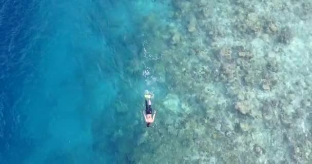 Jeune Homme Jeune Femme Plongeant Tuba Dans Mer Turque Beau — Video