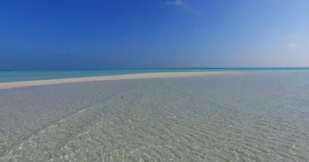 Mare Calmo Con Increspature Trasparenti Paesaggio Estivo Sulle Maldive Asia — Video Stock