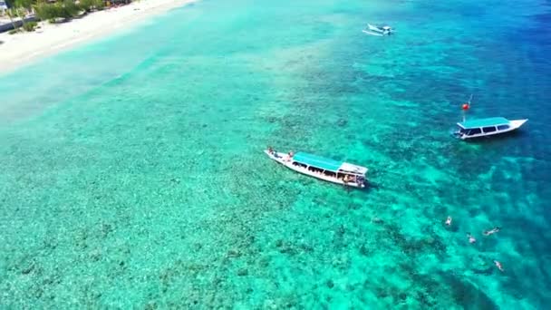 Яхты Голубом Море Тропический Отпуск Багамских Островах — стоковое видео