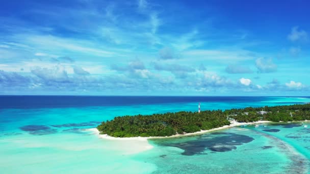 Vista Superior Isla Verde Con Mar Azul Turquesa Viaje Exótico — Vídeos de Stock