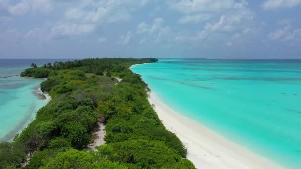 Lebendiges Türkisfarbenes Meer Mit Grüner Insel Idyllische Natur Balis — Stockvideo