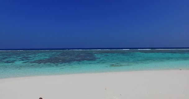 Costa Tropical Com Água Azul Turquesa Transparente Férias Verão Tailândia — Vídeo de Stock