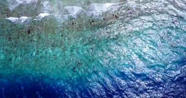 Blick Von Oben Auf Langsame Wellen Flachen Wassers Sommerreise Auf — Stockvideo