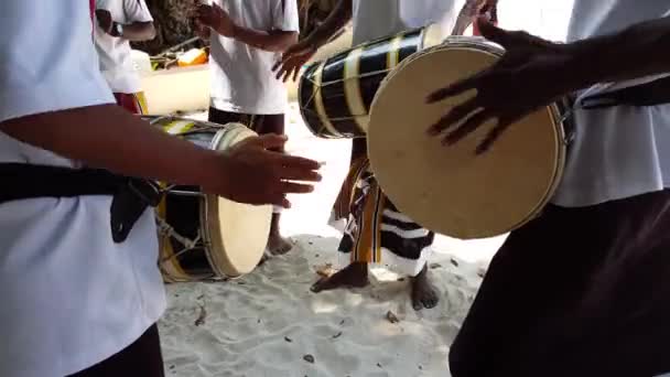 Músicos Não Reconhecidos Tocando Bateria Costa Viagem Verão Bali Indonésia — Vídeo de Stock