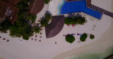 Okyanuslu güzel tropikal ada, hava görüntüleri 