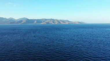 Dağlı deniz manzarası. Bali 'de Tatil.