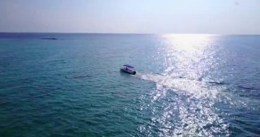 Güneşli deniz manzarası. Endonezya, Bali 'de yaz tatili.  