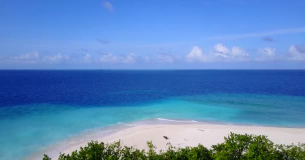 有美丽海洋的天堂岛的鸟瞰 — 图库视频影像