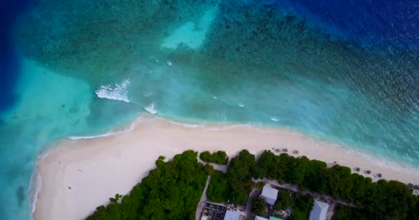 Widok Wyspę Falami Egzotyczna Podróż Bali Indonezja — Wideo stockowe