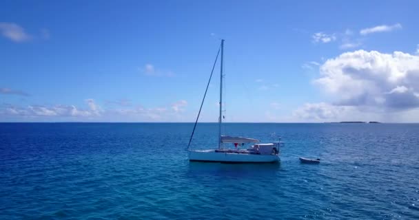 Barca Galleggiante Nel Mare Blu Viaggio Estivo Esotico Bali Indonesia — Video Stock