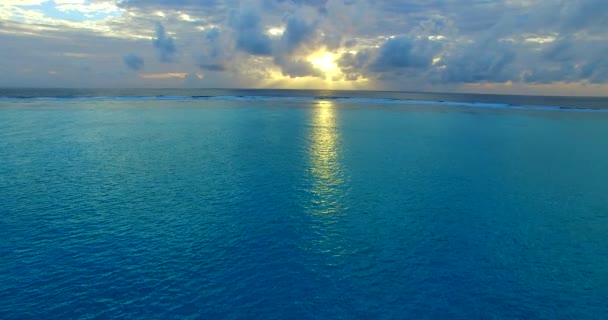 Suyun Içinde Sarı Yansımalı Gün Batımı Jamaika Karayipler Yaz Cenneti — Stok video