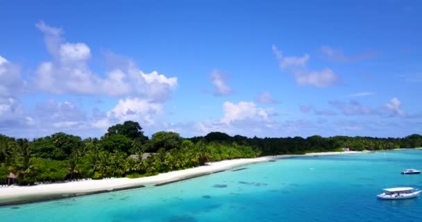 Jachten Der Nähe Von Flachwasser Der Tropischen Insel Sommerszene Gili — Stockvideo