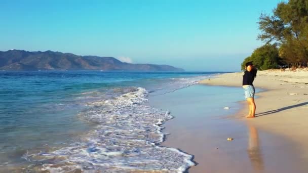 Styl Życia Kobieta Podróżuje Koncepcji Plaży Letnie Egzotyczne Wakacje Malcie — Wideo stockowe
