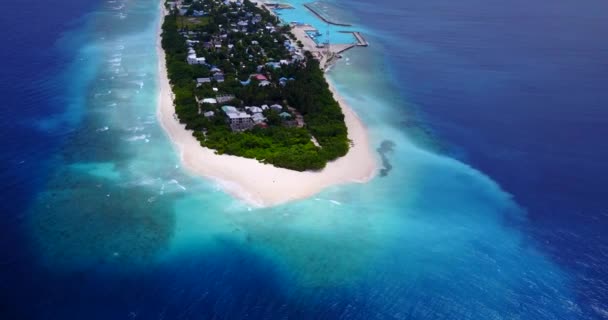 Повітряний Вид Тропічний Острів Спокійному Синьому Морі Таїланд — стокове відео