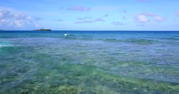 观测波纹海的景色 前往泰国 — 图库视频影像