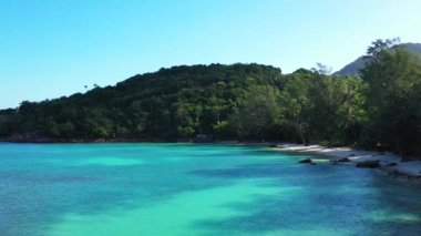 İHA 'nın gündüz sahili. Tayland 'a yaz yolculuğu.