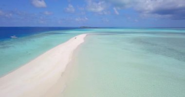 Denizde uzun kum yolu. Barbados, Karayipler 'in tropik cenneti. 