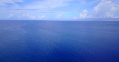 Gündüz vakti uçsuz bucaksız mavi deniz. Avustralya, Okyanus Manzarası. 