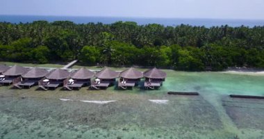 Güneşli deniz manzarası. Endonezya, Bali 'de yaz tatili.  