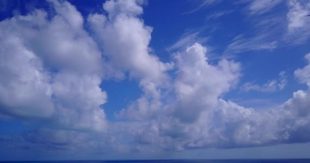 Widok Drona Krajobraz Morski Ogromnymi Chmurami Niebie Letnia Wycieczka Dominikany — Wideo stockowe