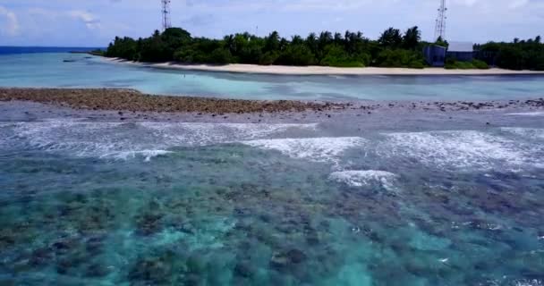 Images Pittoresques Île Tropicale Avec Une Belle Mer Cristal — Video