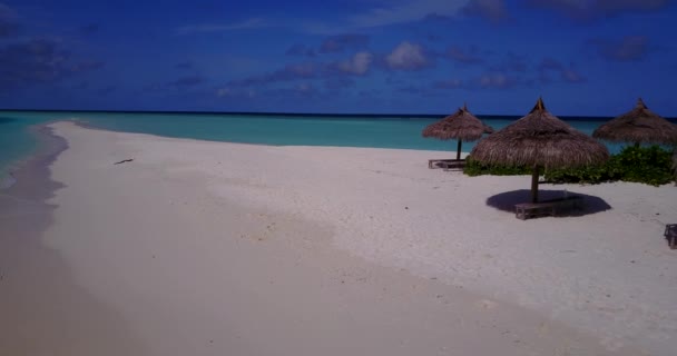 Images Aériennes Pittoresques Île Tropicale Avec Une Belle Mer Cristal — Video