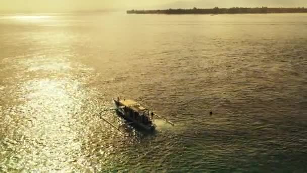 Denizde Altın Saat Bali Endonezya Egzotik Tatil — Stok video