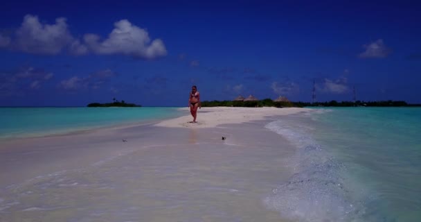Vonzó Alkalmi Lány Pihenés Strandon Bora Bora — Stock videók