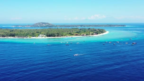 Bella Isola Verde Con Acqua Mare Turchese Banchina Scena Naturale — Video Stock