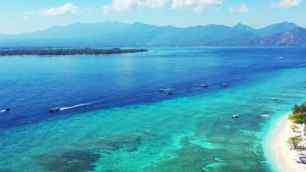 Ιστιοπλοϊκά Σκάφη Γαλάζια Θάλασσα Εξωτικές Διακοπές Στο Μπαλί Ινδονησία — Αρχείο Βίντεο