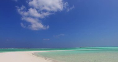 Huzurlu turkuaz deniz manzarası. Endonezya, Bali 'de yaz tatili.  
