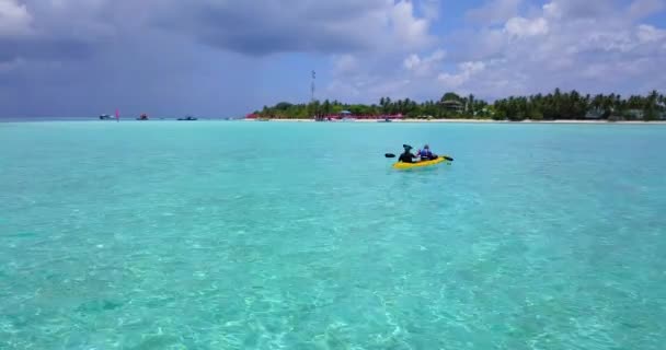 Kayak Aguas Tropicales Cristalinas Playa Tailandia — Vídeos de Stock